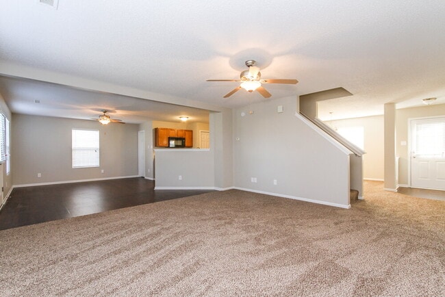 Building Photo - 738 Rosea Ct