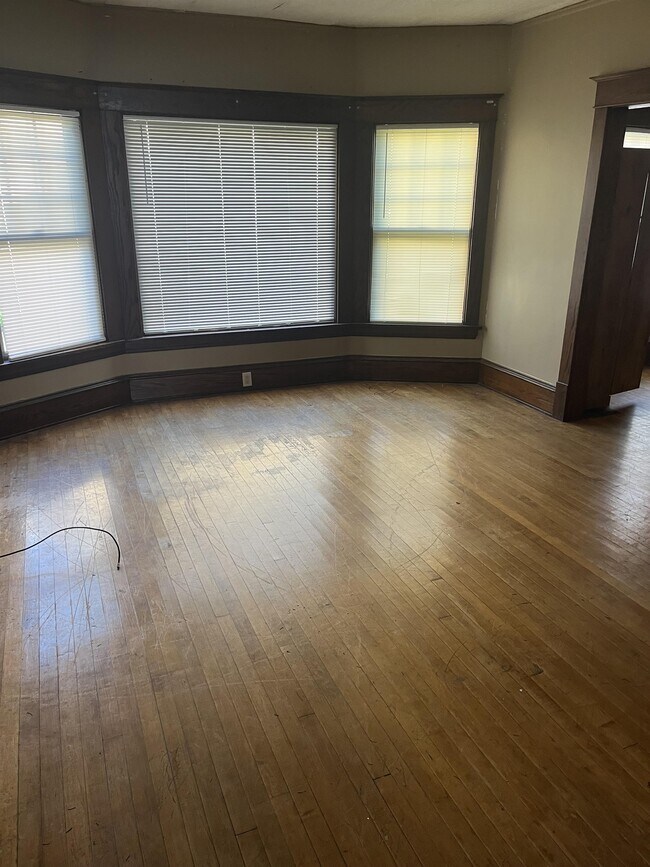 Building Photo - 409 Union Ave