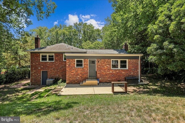 Photo - 8109 Bainbridge Rd House