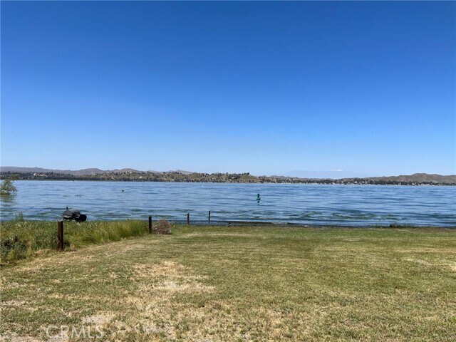 Foto principal - 16260 Grand Ave