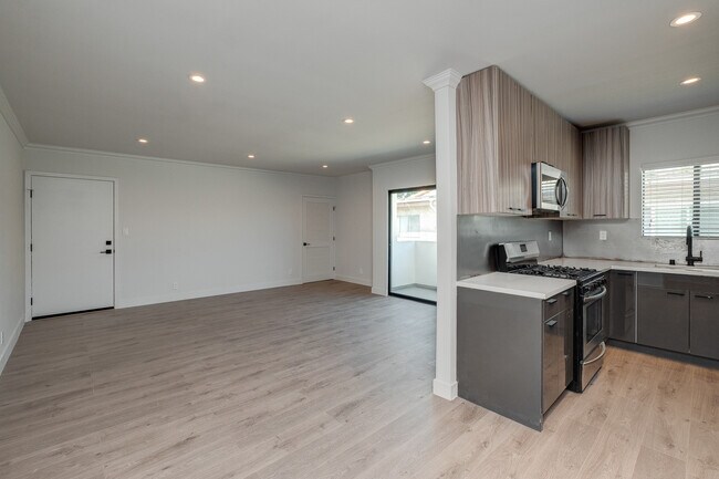 Building Photo - 3108 S Durango Ave