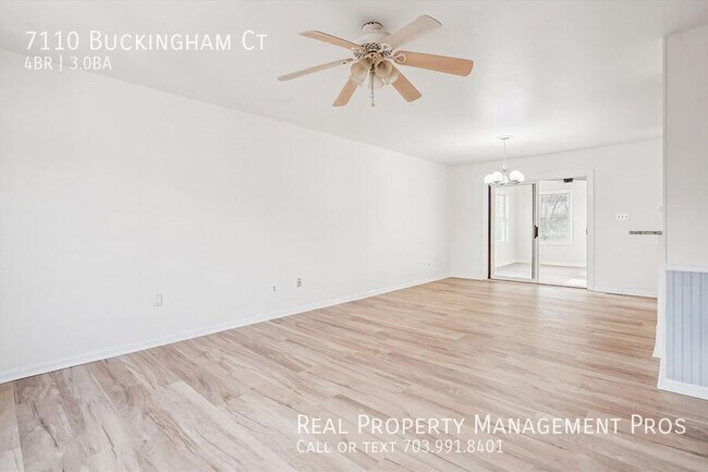 Foto del edificio - 7110 Buckingham Ct