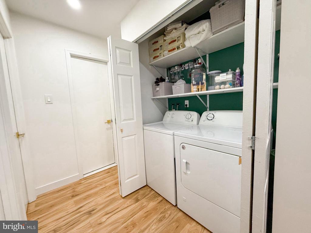 Foto principal - 3300 Johns Ct