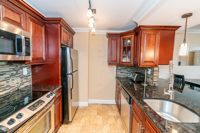 Building Photo - 127 Greyrock Pl