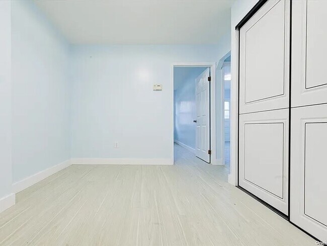 Foto del edificio - 1132 E 105th St