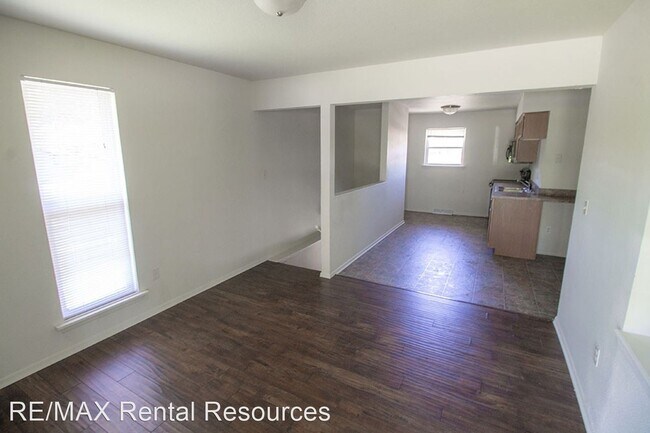 Building Photo - 4 br, 2 bath House - N 201 West Blv