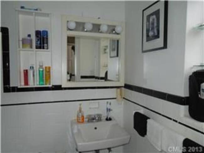 Photo - 1121 Myrtle Ave Apartment