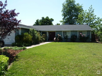 Building Photo - 536 Teakwood Dr