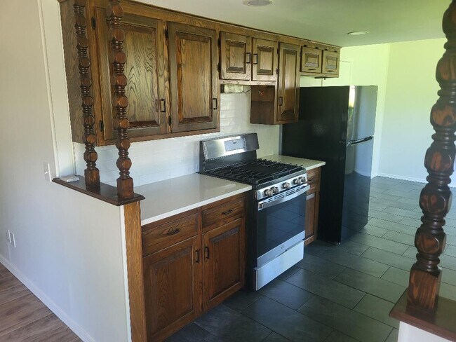 Cocina - 1511 W Magnolia St