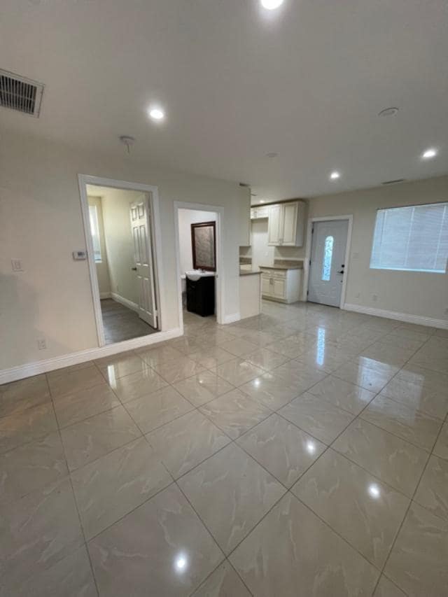 Building Photo - 19158 Schoenborn St