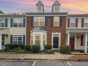 Building Photo - 205 Bedwin Ct