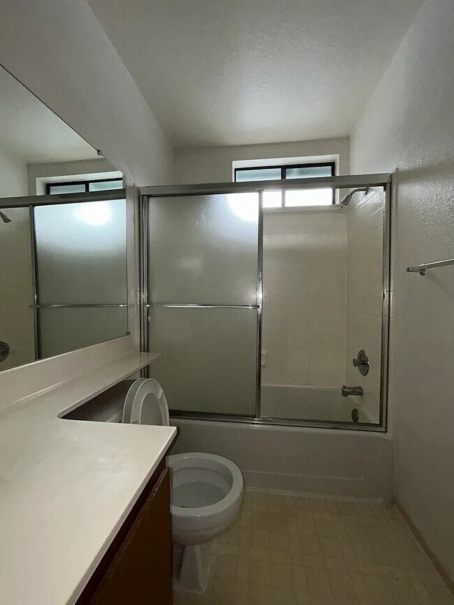 Foto del edificio - 4864 Iris Terrace