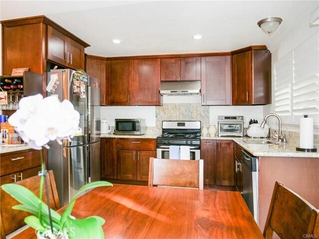 Building Photo - 1221 N McLean Dr