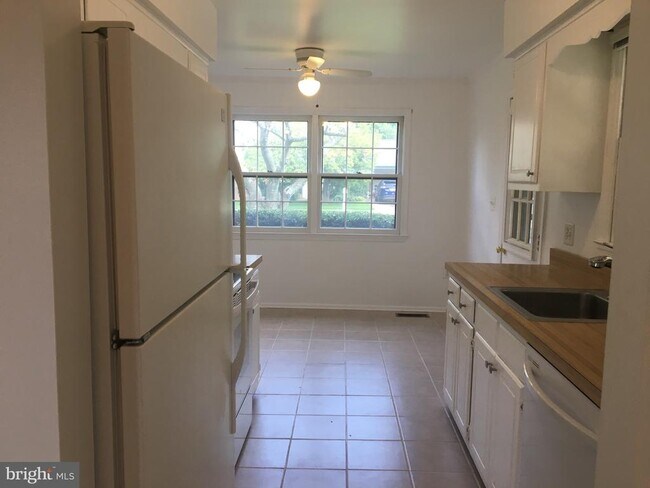 Building Photo - 4340 Still Meadow Rd