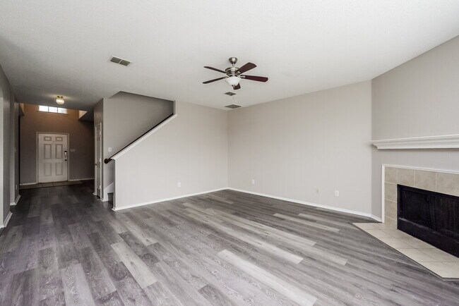 Building Photo - 2104 Aster Trail