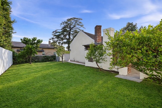 Foto del edificio - 1722 Bel Aire Dr