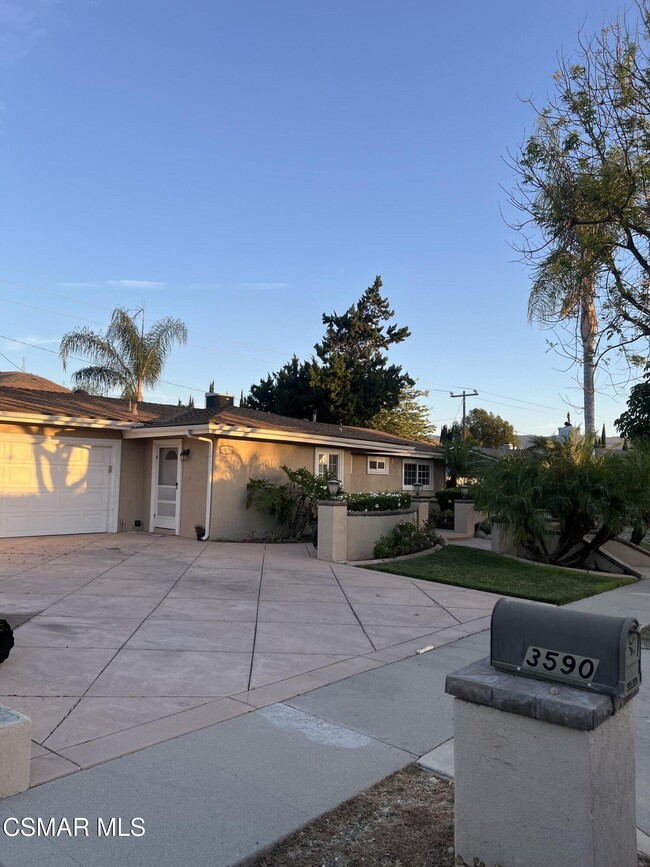 Building Photo - 3590 Evans Dr