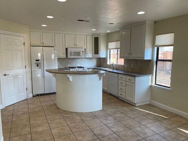 Foto del edificio - 1787 Douglas Ave. (Armstrong/Shaw) ~ AVAIL...