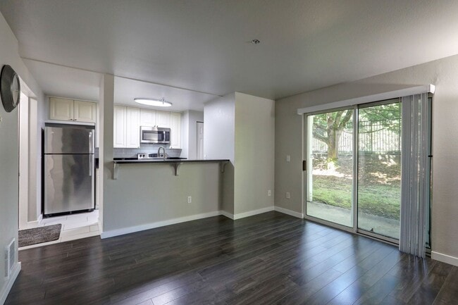 Building Photo - 7453 Newcastle Golf Club Rd