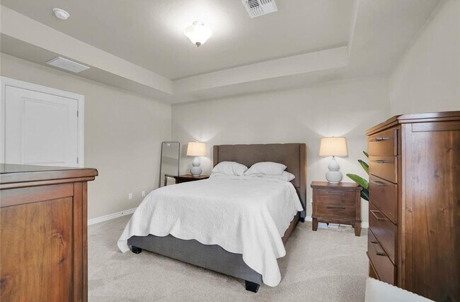 Foto del edificio - 1004 Village Dr