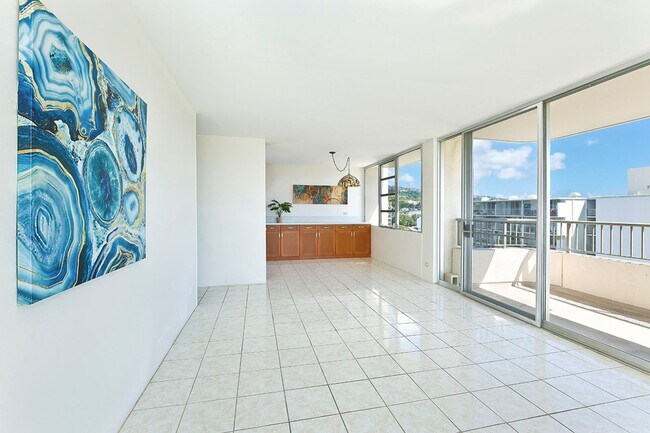 Building Photo - Recently Remodeled Centrally Located Condo...