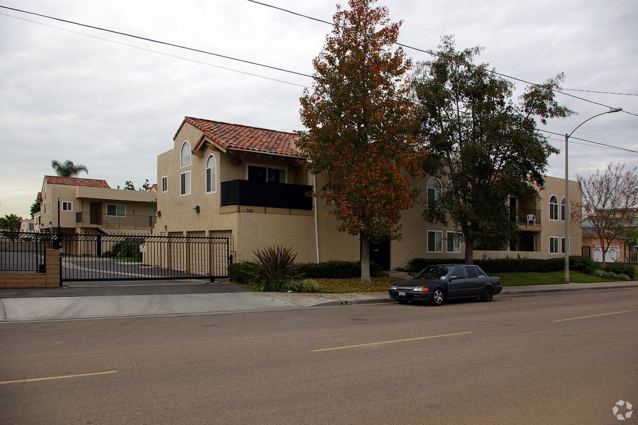 Primary Photo - 300 Roanoke Rd