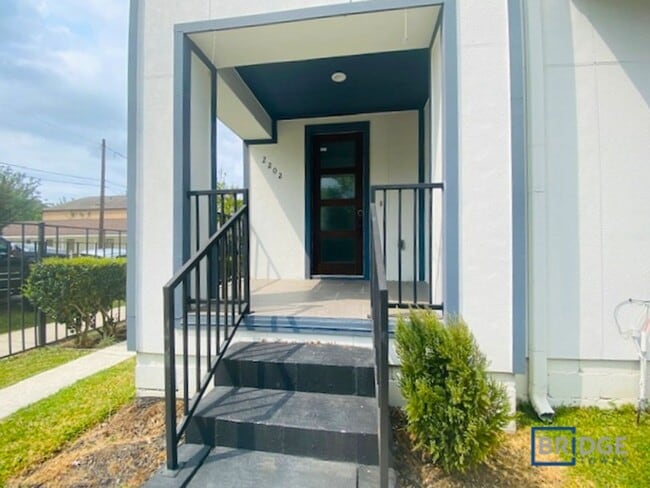 Photo - 2202 Arabelle St House