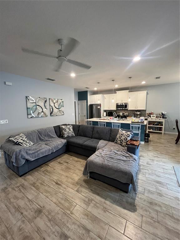 Building Photo - 887 Lady Bird Ln