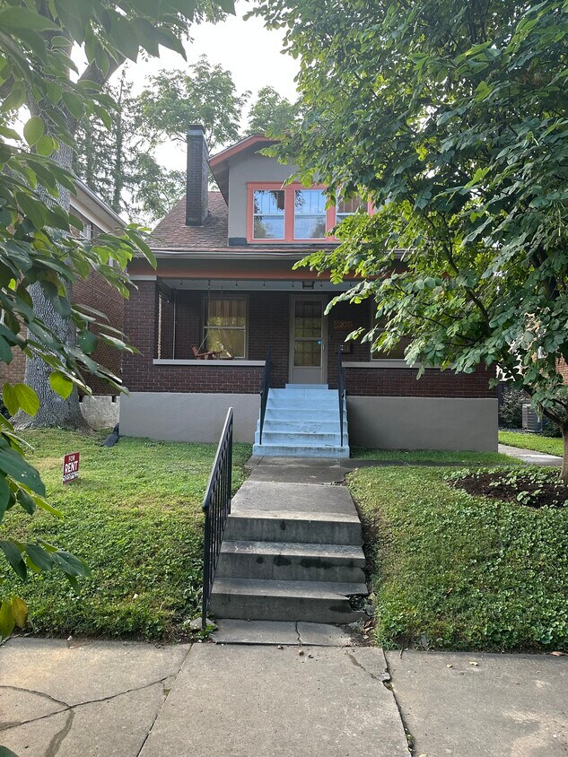 Foto principal - 2203 Wrocklage Ave