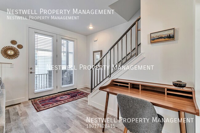 Building Photo - Newer Two-Story Townhome located in South ...