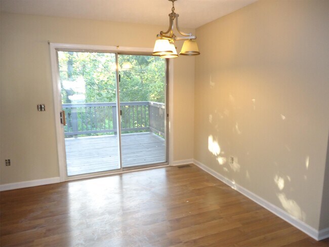 Foto del edificio - 163 Country Park Dr