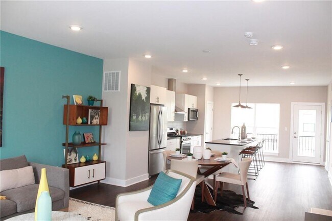 Building Photo - 12968 Pettigru Dr