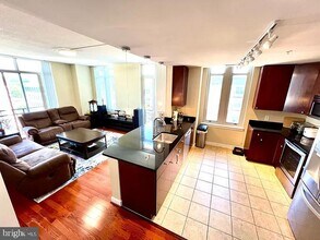 Building Photo - 155 Potomac Passage
