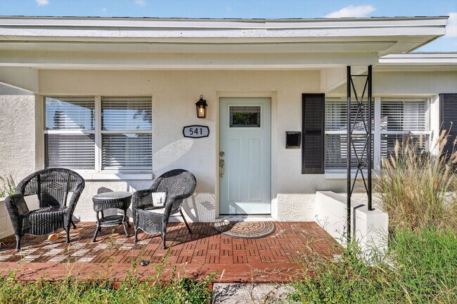 Foto del edificio - 541 40th Ave NE