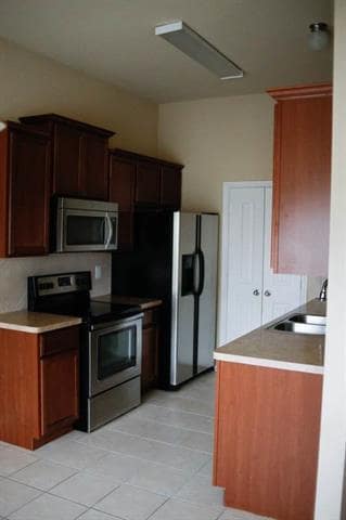 Building Photo - 1733 Sully Ct