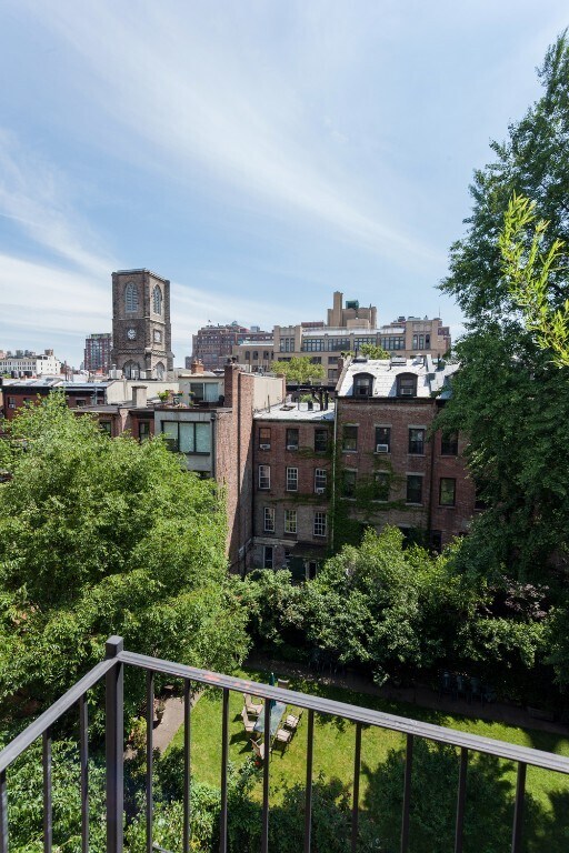 Primary Photo - 350 W 21st St