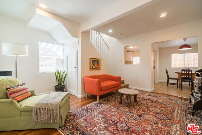 Building Photo - 1809 W 37th Pl