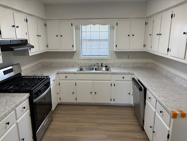 Foto del edificio - 1235 Harrell