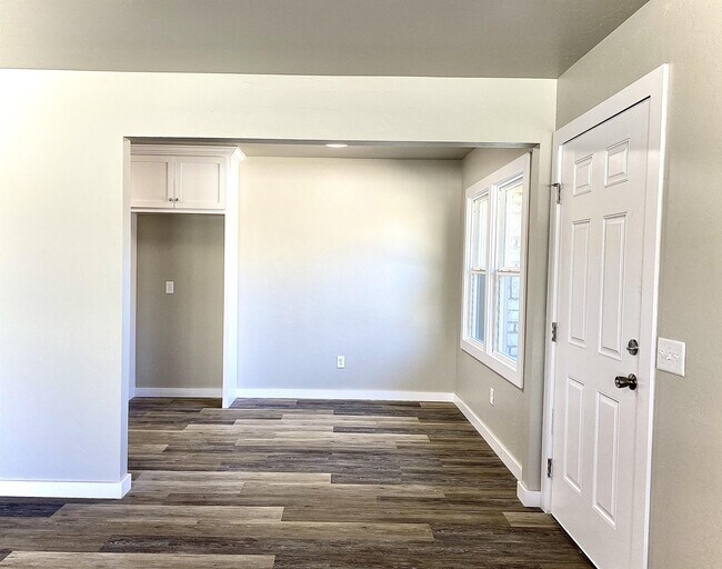 Foto del edificio - 800 E Carroll Ln