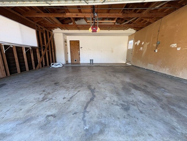 Building Photo - Old Style Charm home with pool Available Now!