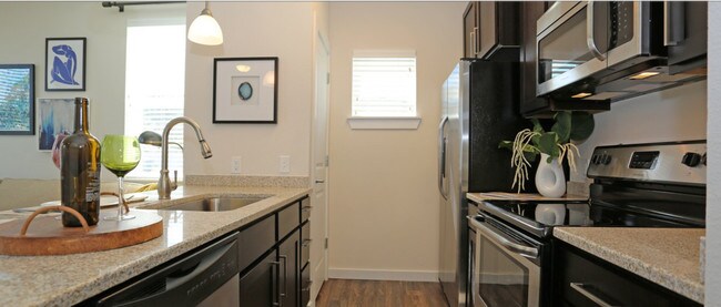 Building Photo - 5245 S MacDill Ave