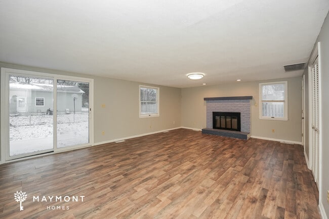 Building Photo - 7064 Barton Dr