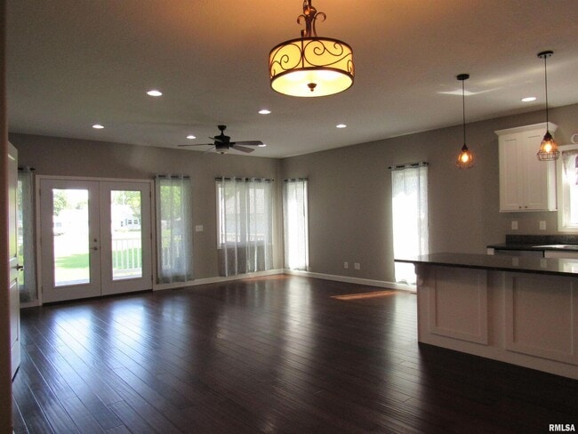 Foto del edificio - 405 E Palace Row