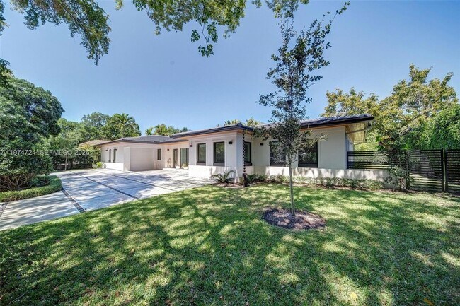 Building Photo - 1117 Alfonso Ave