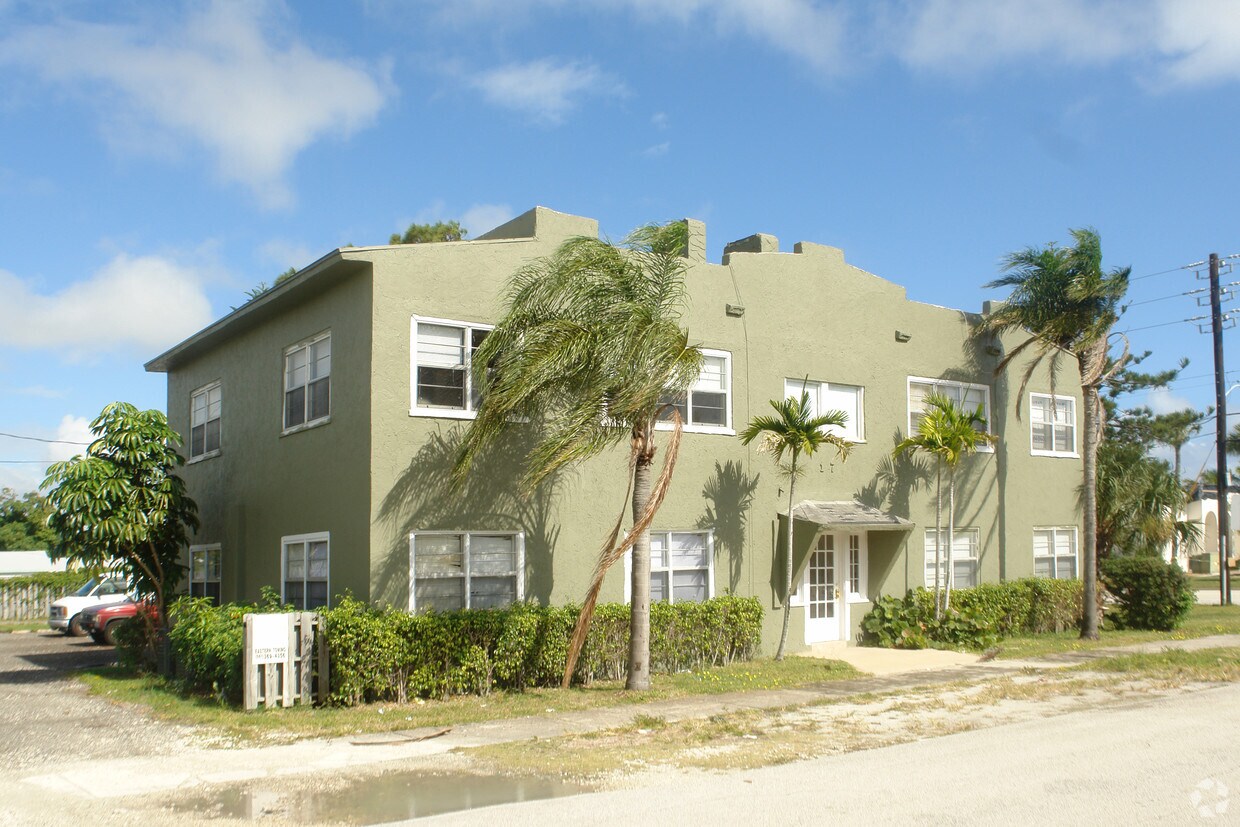 107 SW 2nd Ave - 215 S Seacrest Blvd