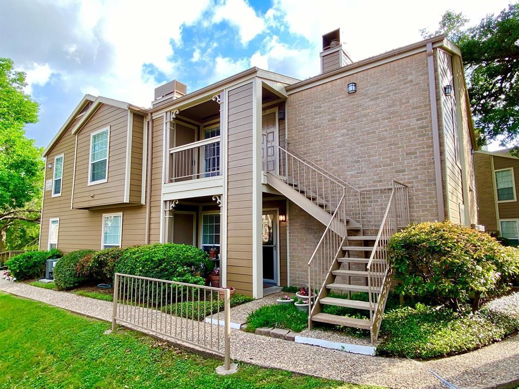 Foto principal - 1880 White Oak Dr