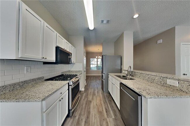 Foto del edificio - 2150 Beckenham Pl