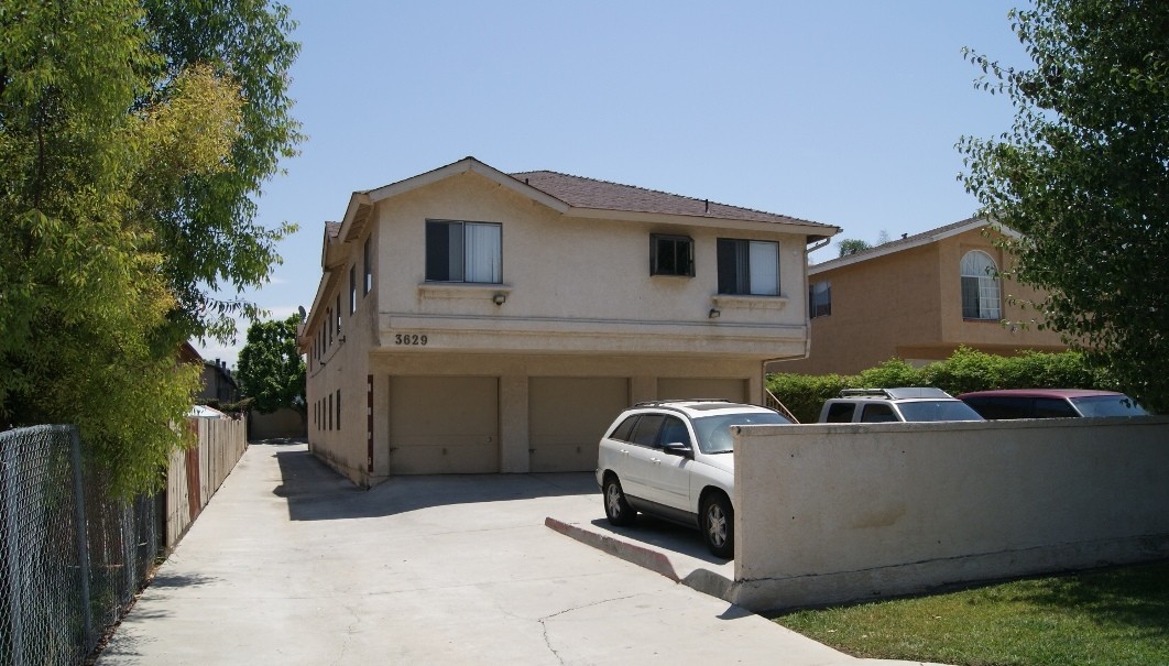 Primary Photo - 3629 S Barcelona St