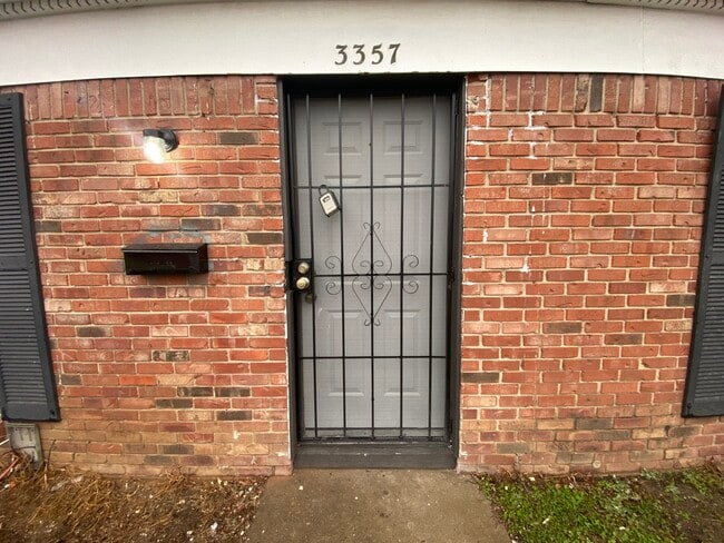Building Photo - 3357 Ashley Ln