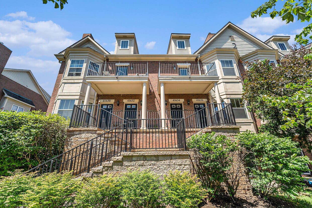 41636 Tera Ln, Novi, MI 48375 Condo for Rent in Novi, MI